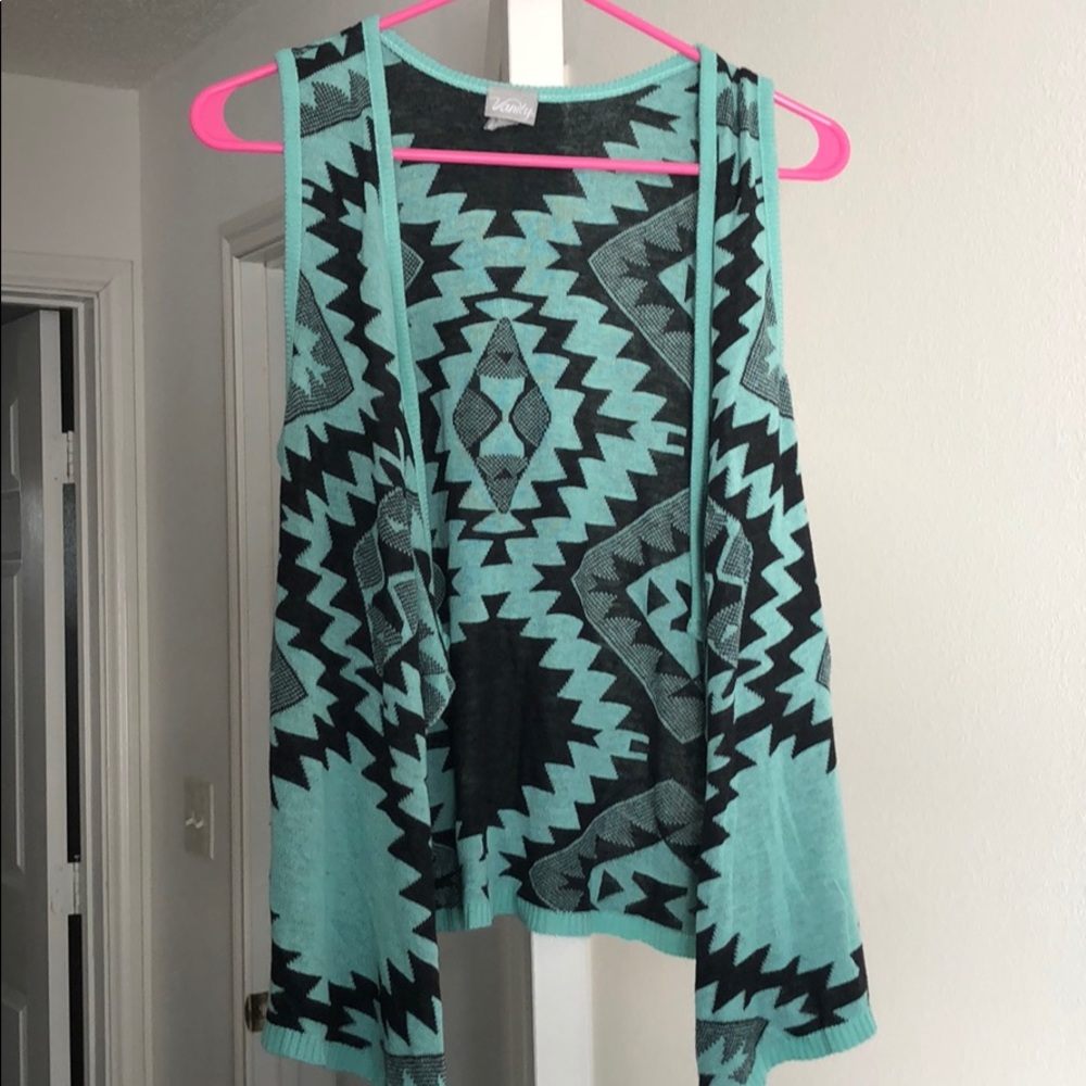 Sleeveless cardigan
